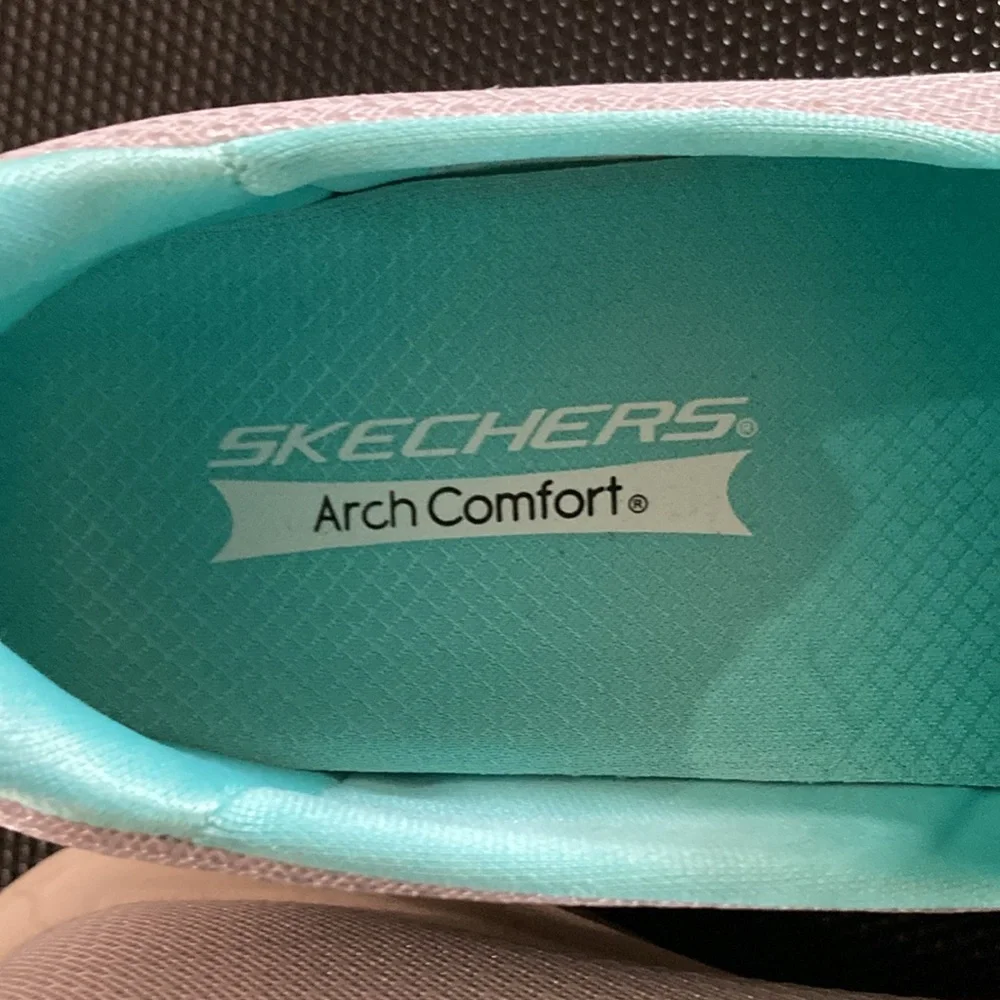 Brand New Skechers - Picture 3 of 13